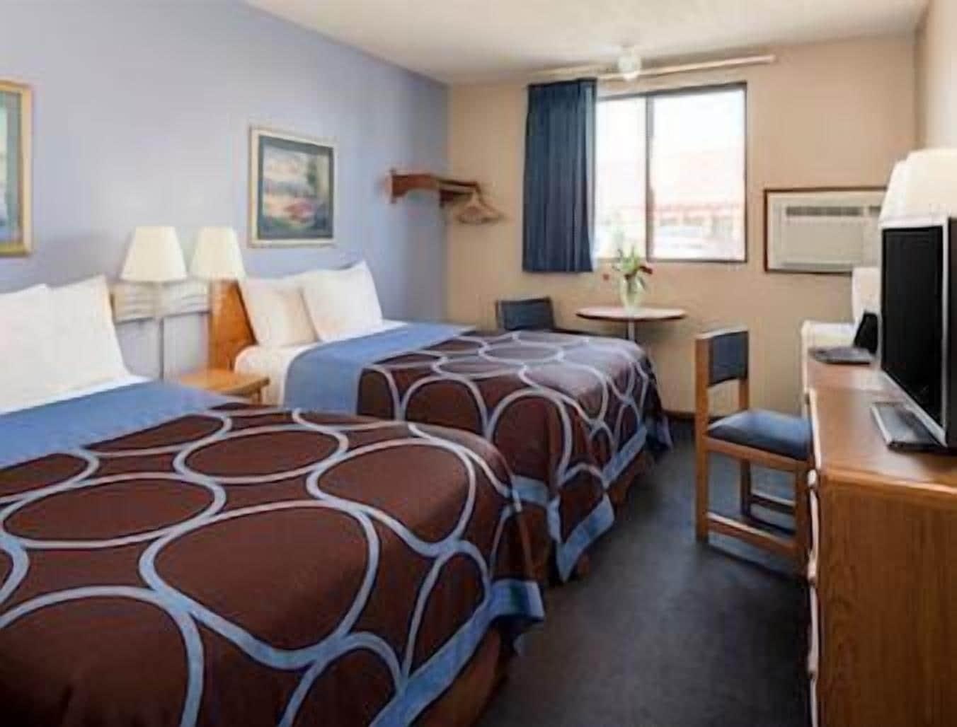 Super 8 By Wyndham Manhattan Ks Esterno foto
