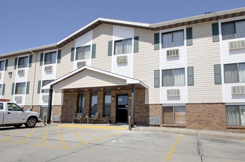 Super 8 By Wyndham Manhattan Ks Esterno foto